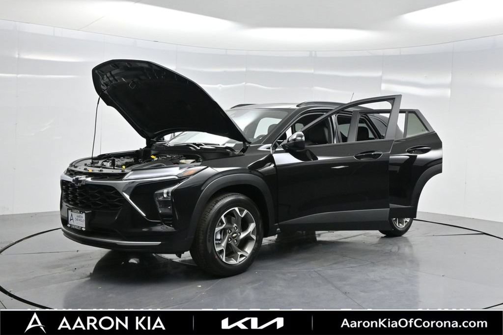 Used 2026 Chevrolet Trax LT w/ Sunroof Package FWD image 53