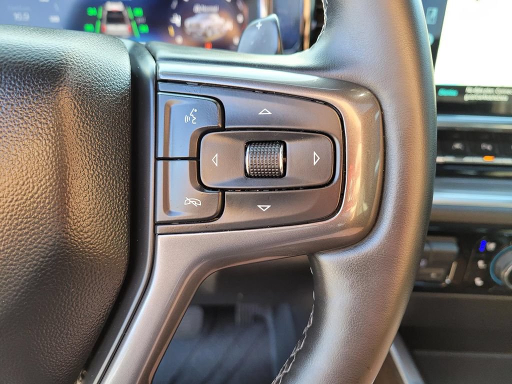 Used 2025 Chevrolet Silverado 1500 High Country AWD/4WD image 32