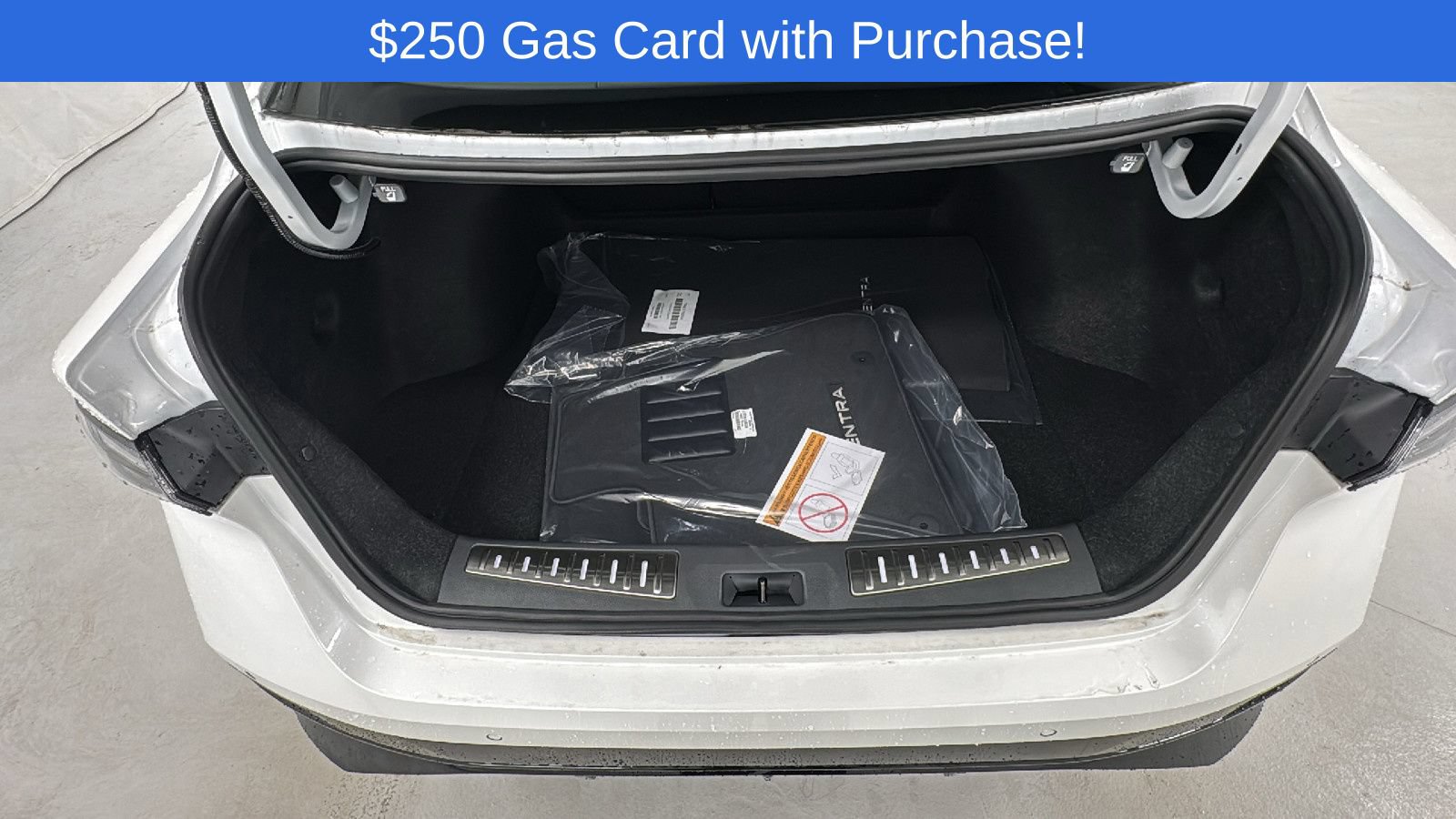 New 2026 Nissan Sentra SR w/ SR Premium Package FWD image 15