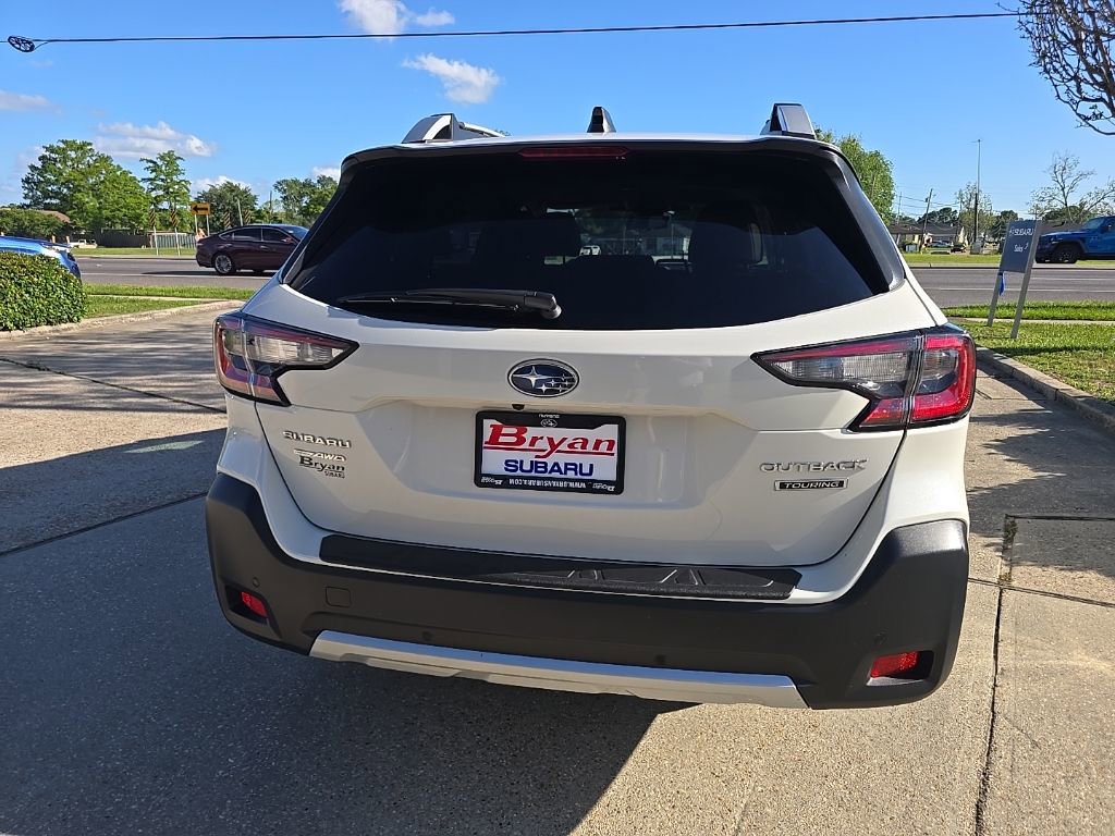 Used 2025 Subaru Outback Touring AWD/4WD image 11