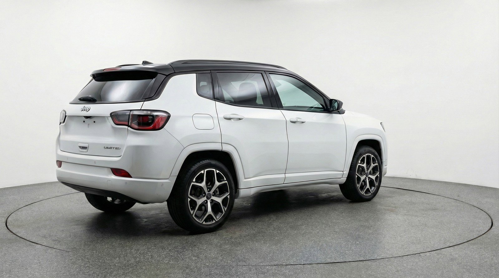 Used 2025 Jeep Compass Limited image 9