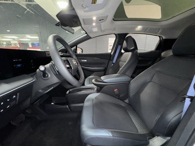 New 2026 Nissan Leaf Platinum+ w/ Cargo Package (Platinum+) FWD image 32