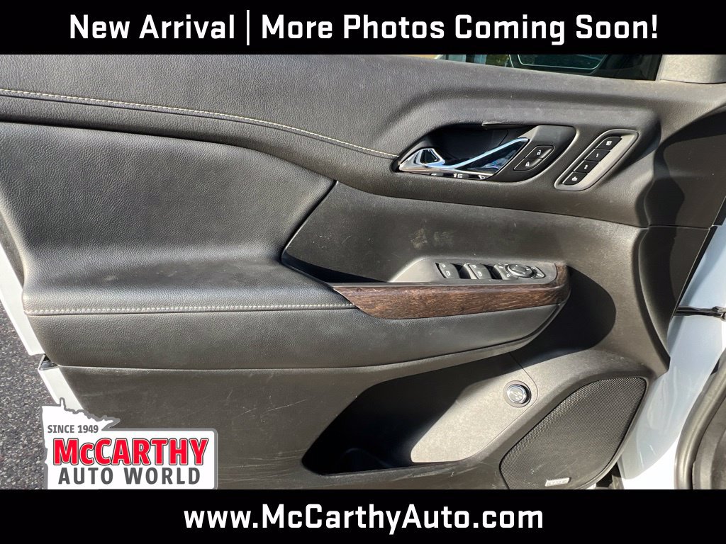 Used 2021 GMC Acadia Denali w/ Denali Ultimate Package AWD/4WD image 9