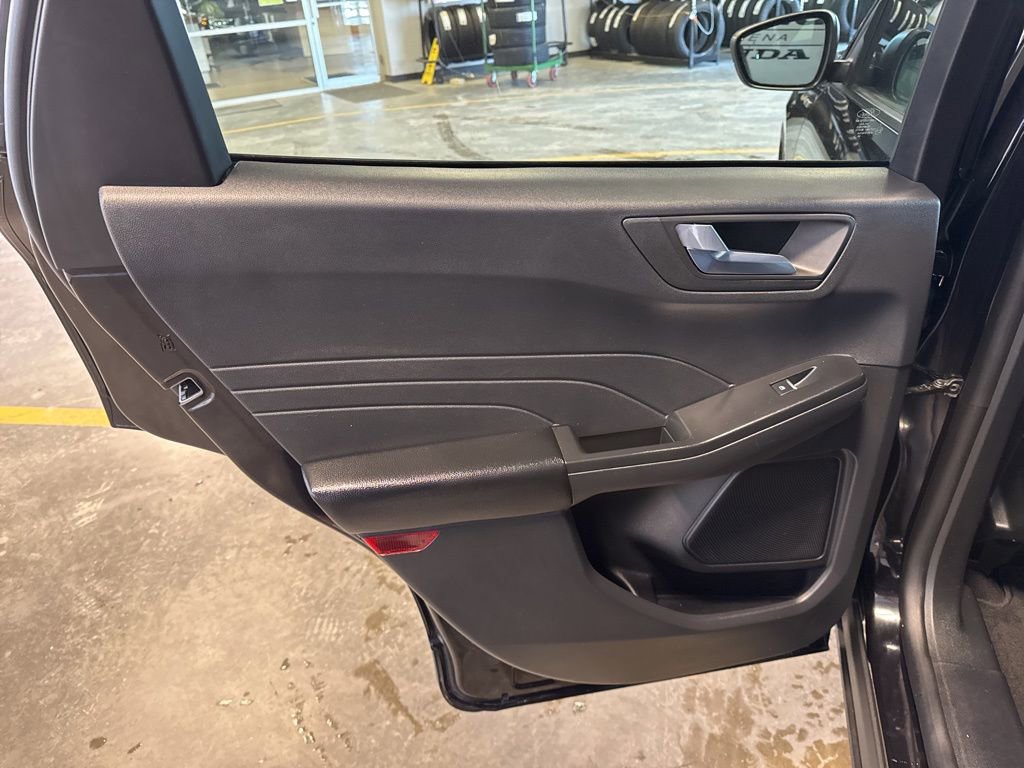 Used 2025 Ford Escape ST-Line image 26