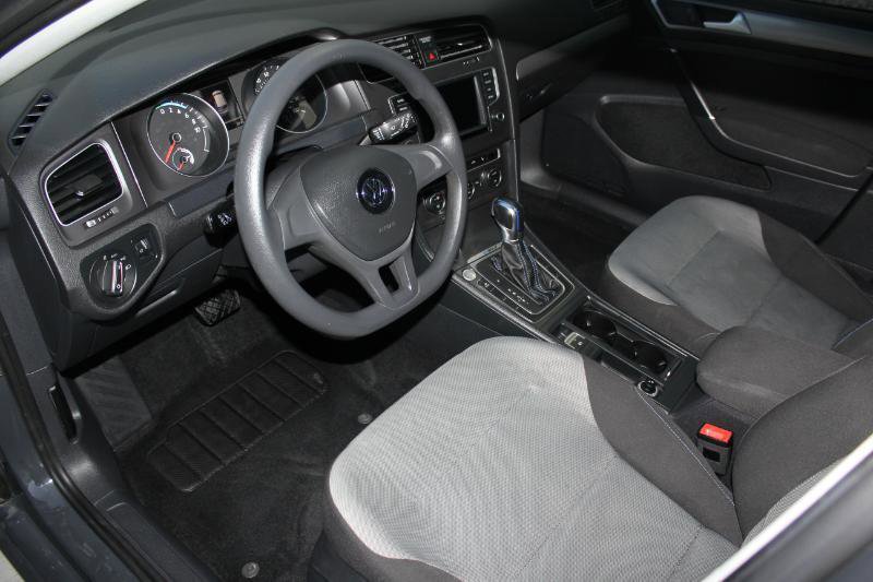 Used 2016 Volkswagen e-Golf SE FWD image 11