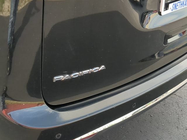 Used 2024 Chrysler Pacifica Limited FWD image 12