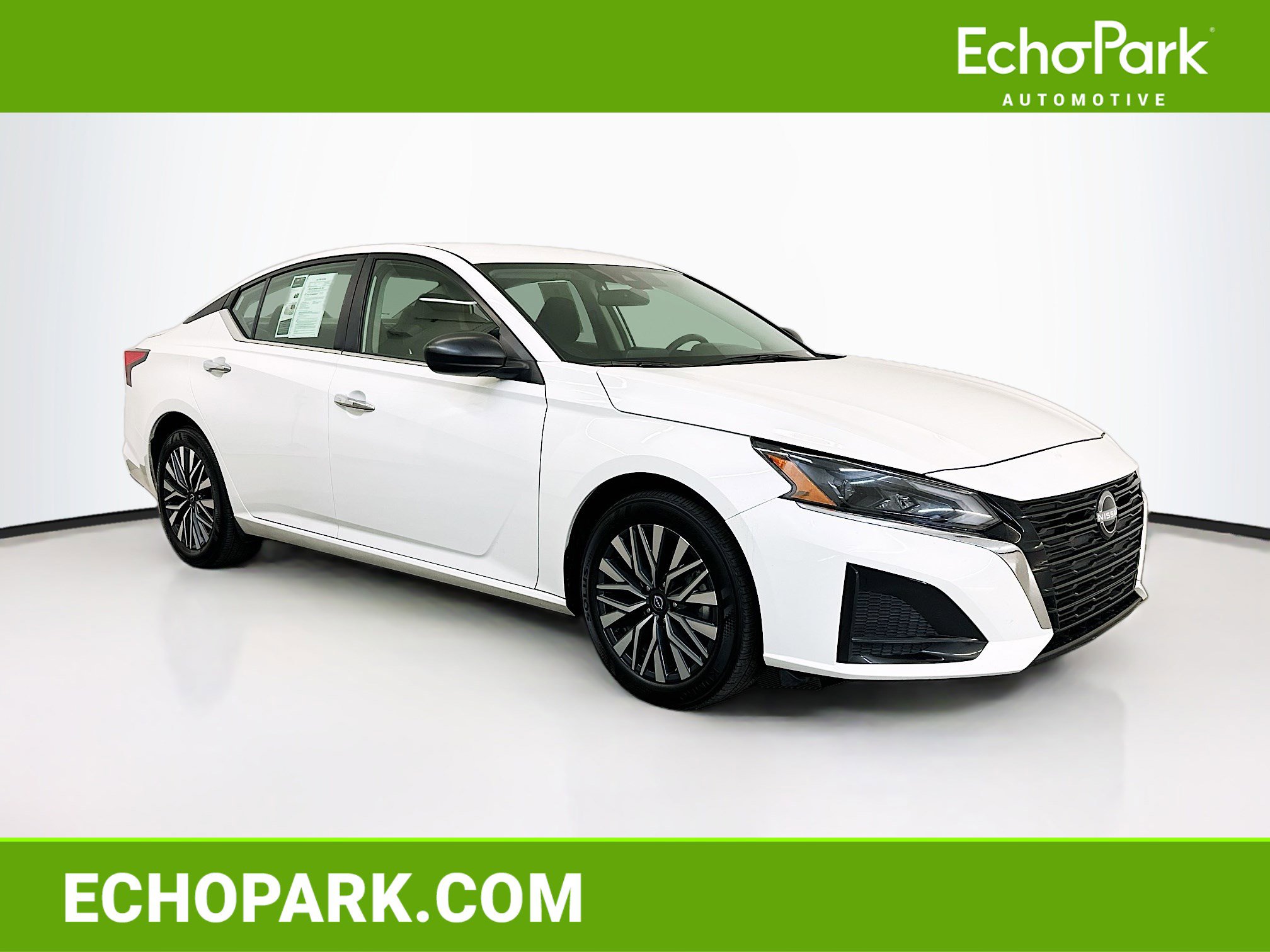 Used 2025 Nissan Altima 2.5 SV image 1