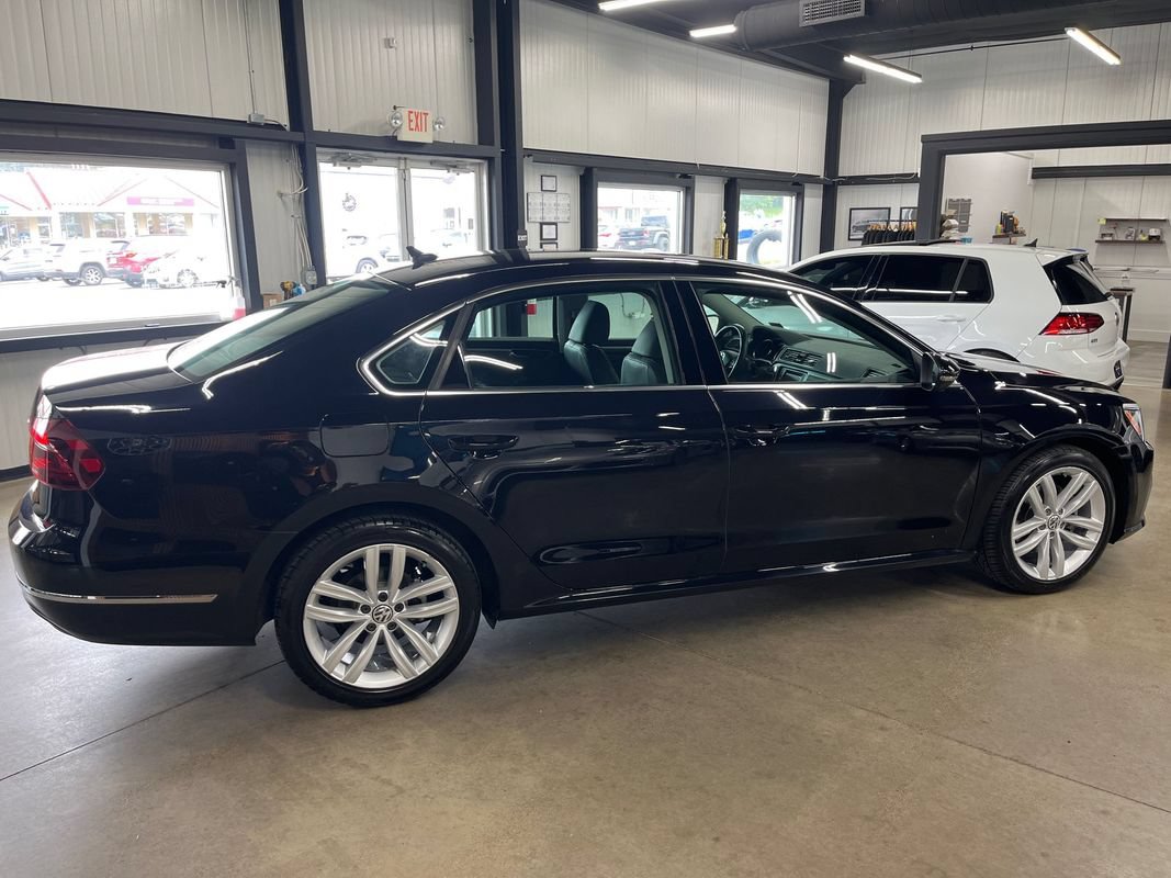 Used 2018 Volkswagen Passat 2.0T SE FWD image 12