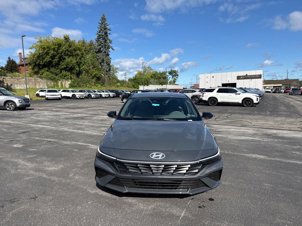 New 2025 Hyundai Elantra Sport image 2