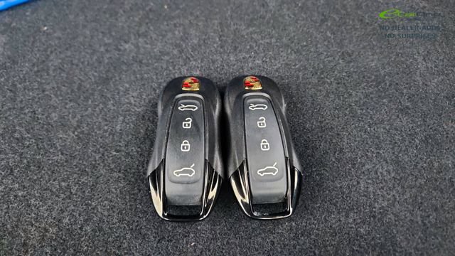 Used 2025 Porsche Macan Electric RWD image 65
