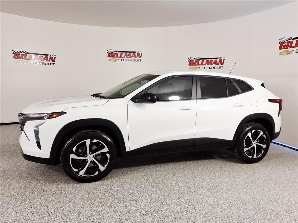 Used 2024 Chevrolet Trax RS w/ Driver Confidence Package image 3