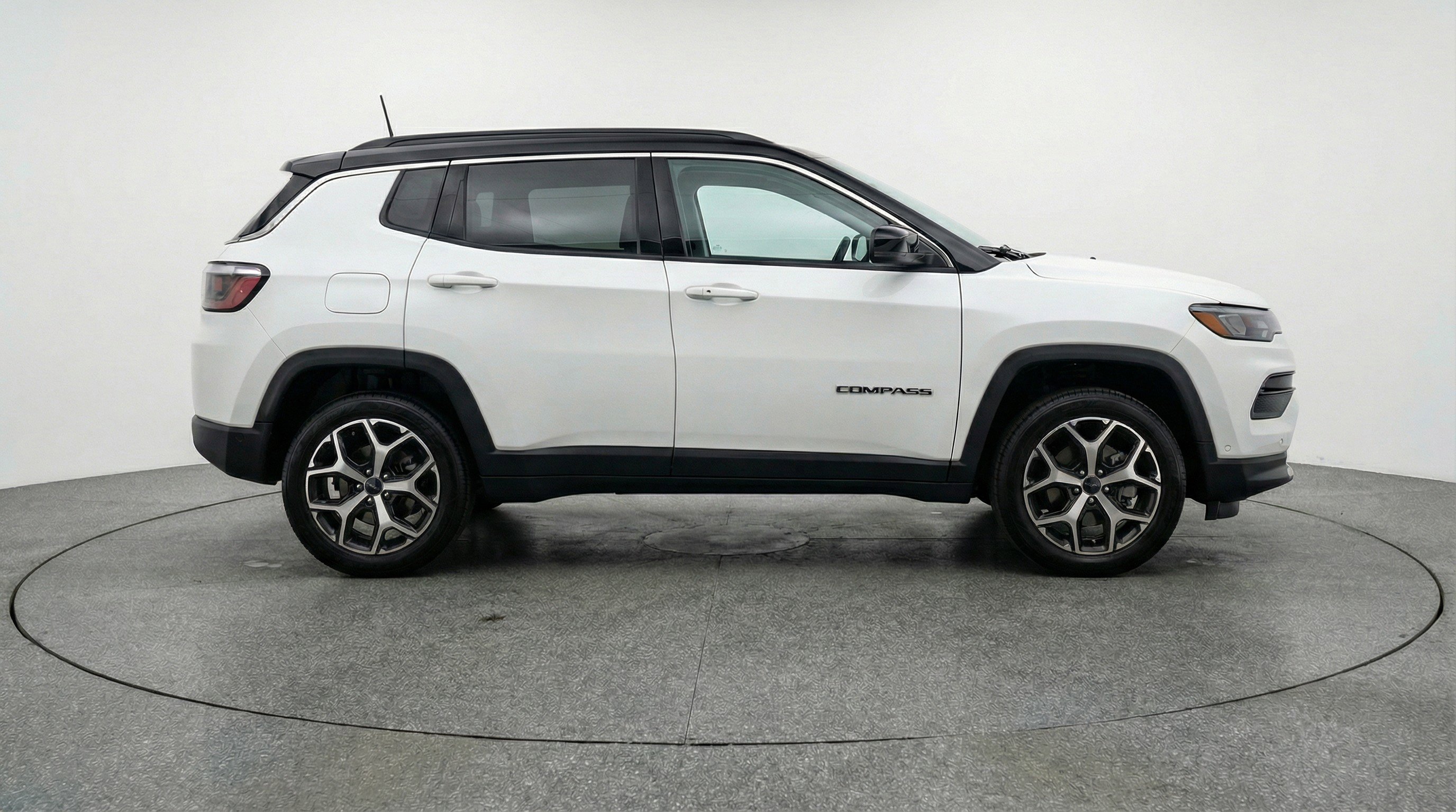 Used 2025 Jeep Compass Limited AWD/4WD image 11