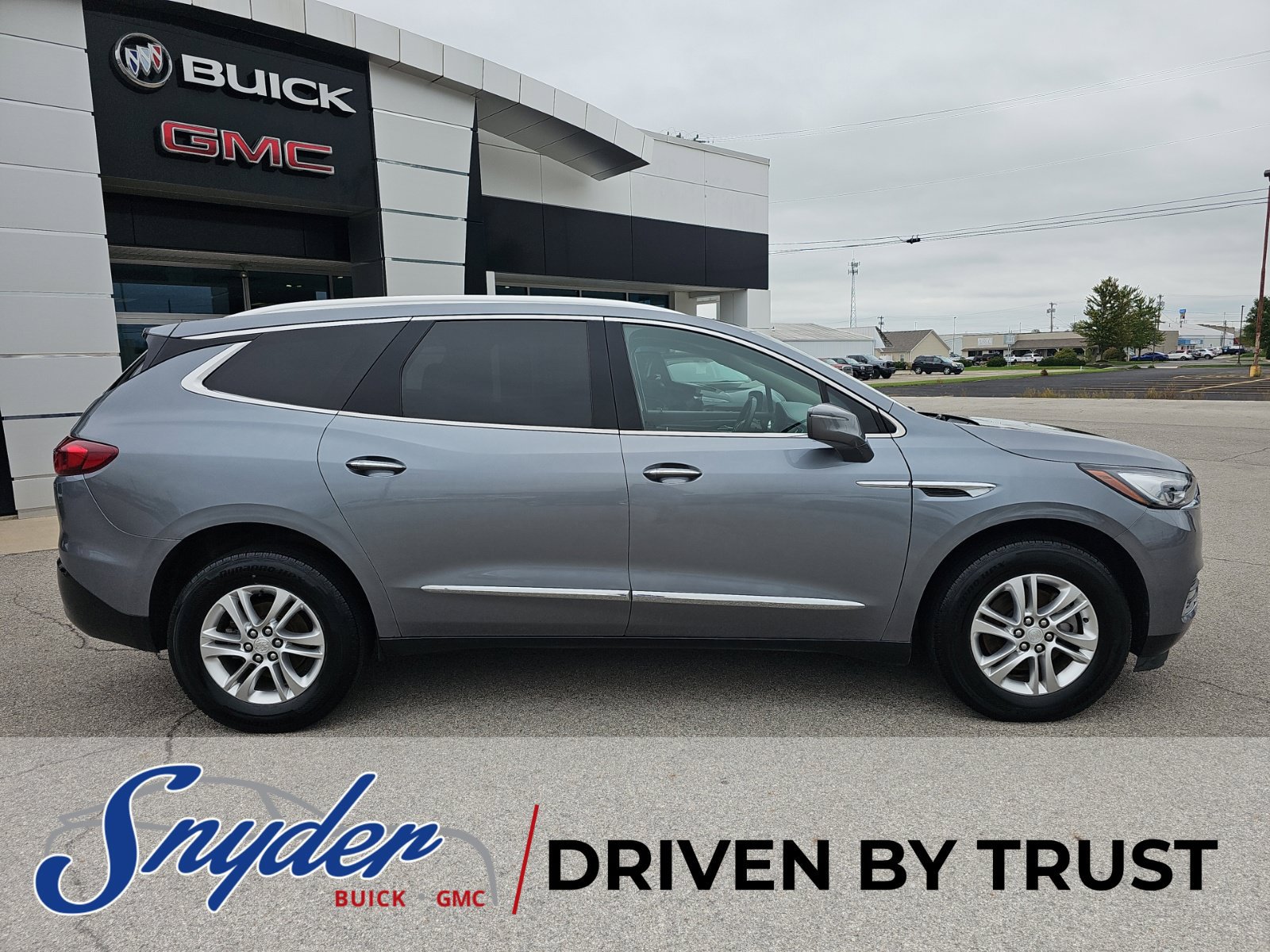 Used 2019 Buick Enclave Essence AWD/4WD image 8
