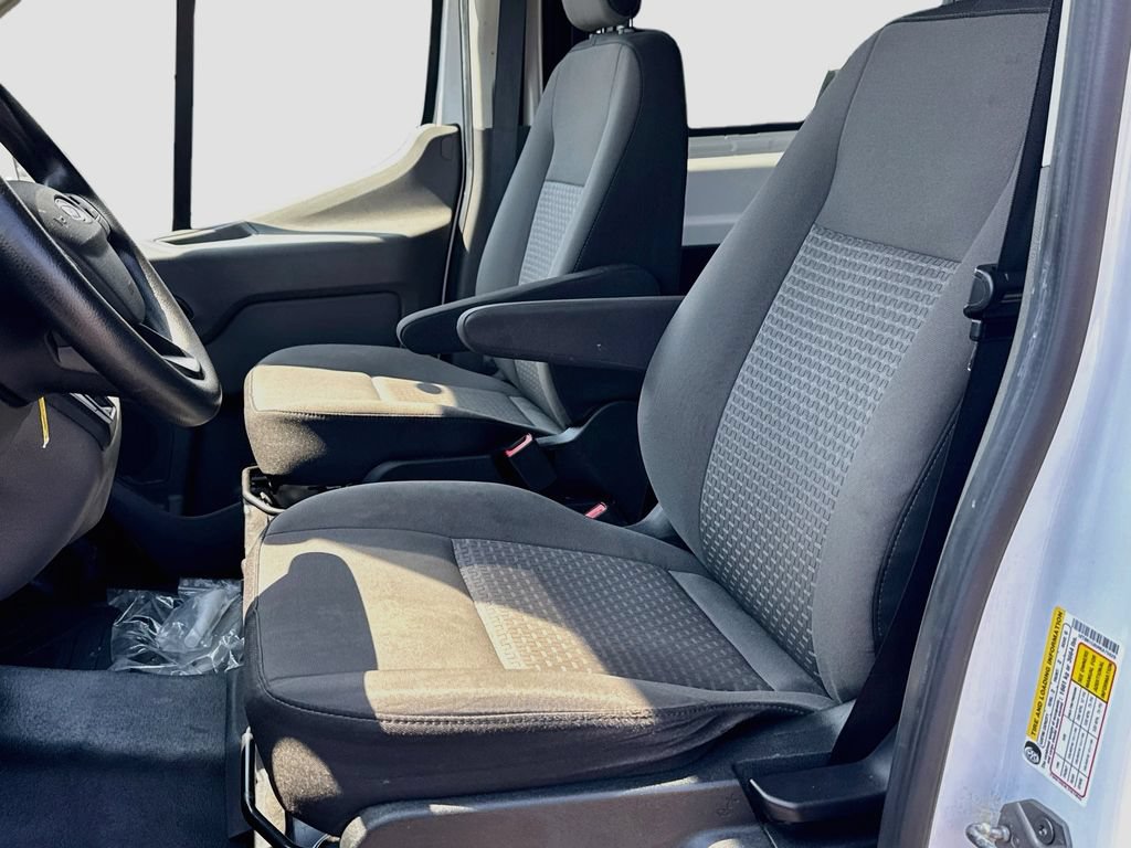 Used 2024 Ford Transit 250 148 Medium Roof RWD image 18