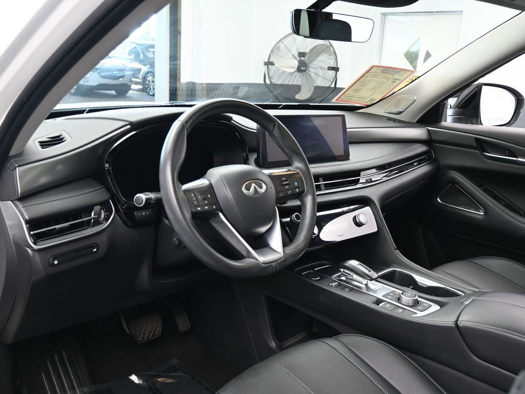 Used 2023 INFINITI QX60 Luxe w/ Performance Audio Package image 12