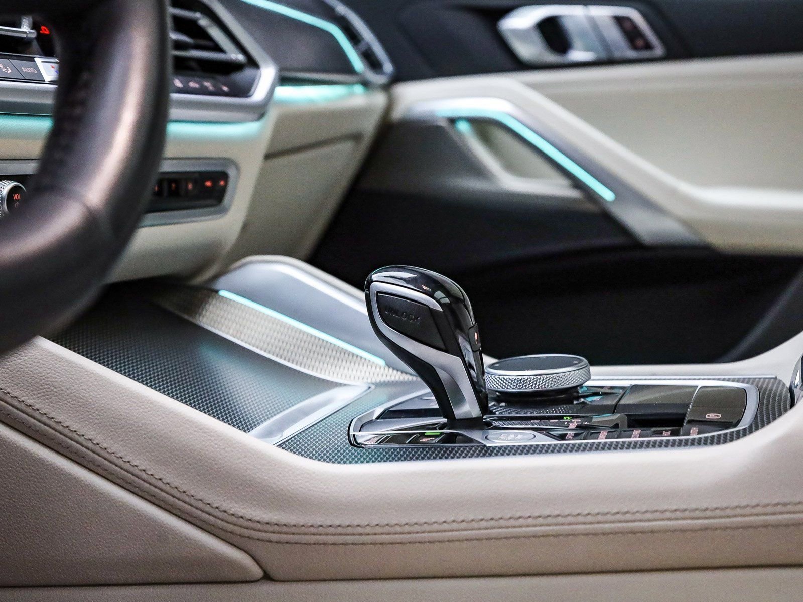 Used 2022 BMW X6 xDrive40i w/ M Sport Package image 25