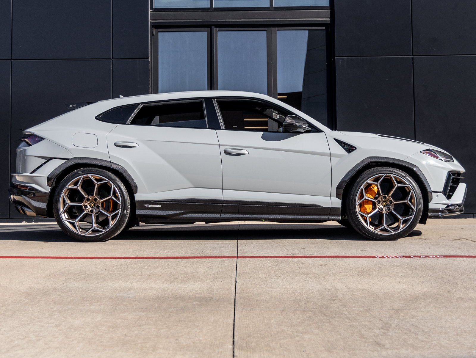 Used 2024 Lamborghini Urus Performante AWD/4WD image 10
