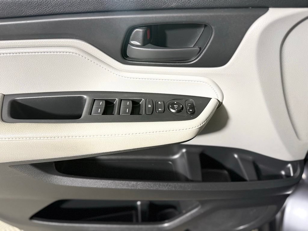 Used 2018 Honda Odyssey EX image 19