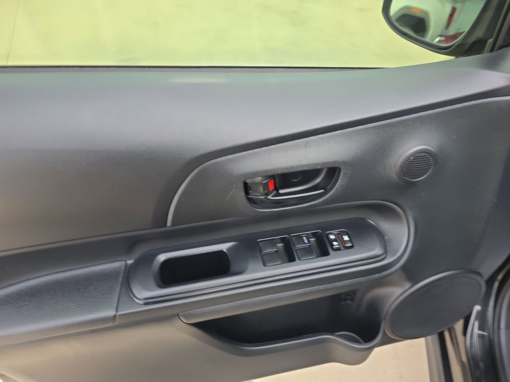 Used 2018 Toyota Prius C One image 14