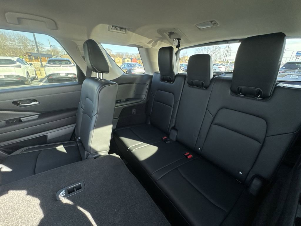 New 2026 Nissan Pathfinder SL image 23