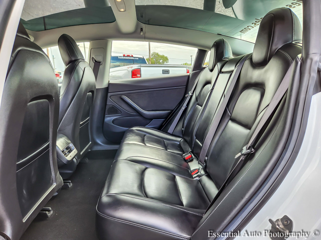 Used 2018 Tesla Model 3 Long Range RWD image 10