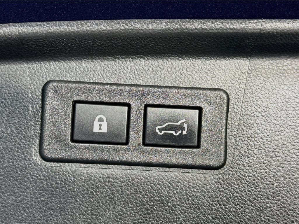 Used 2021 Subaru Outback Touring XT AWD/4WD image 32