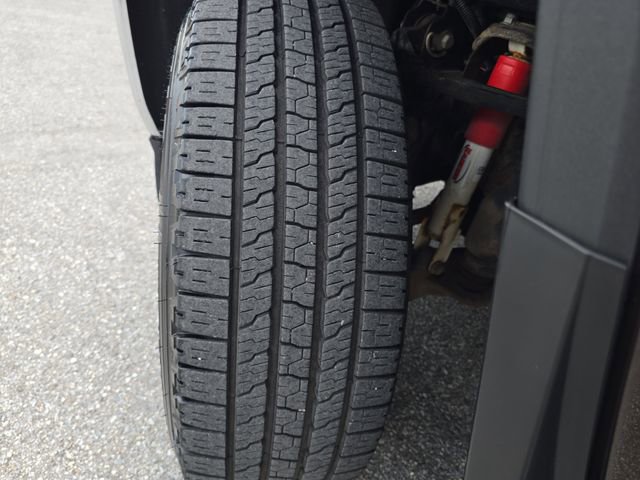 Certified 2018 GMC Sierra 2500 SLT w/ Driver Alert Package image 29