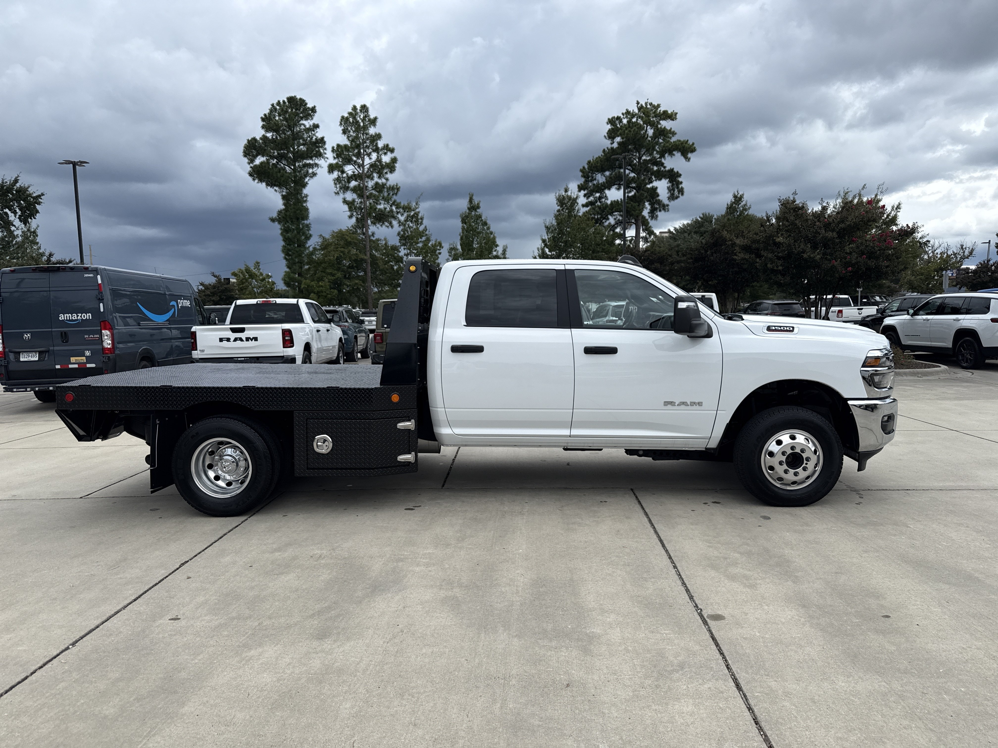 Used 2025 RAM 3500 Big Horn AWD/4WD image 10