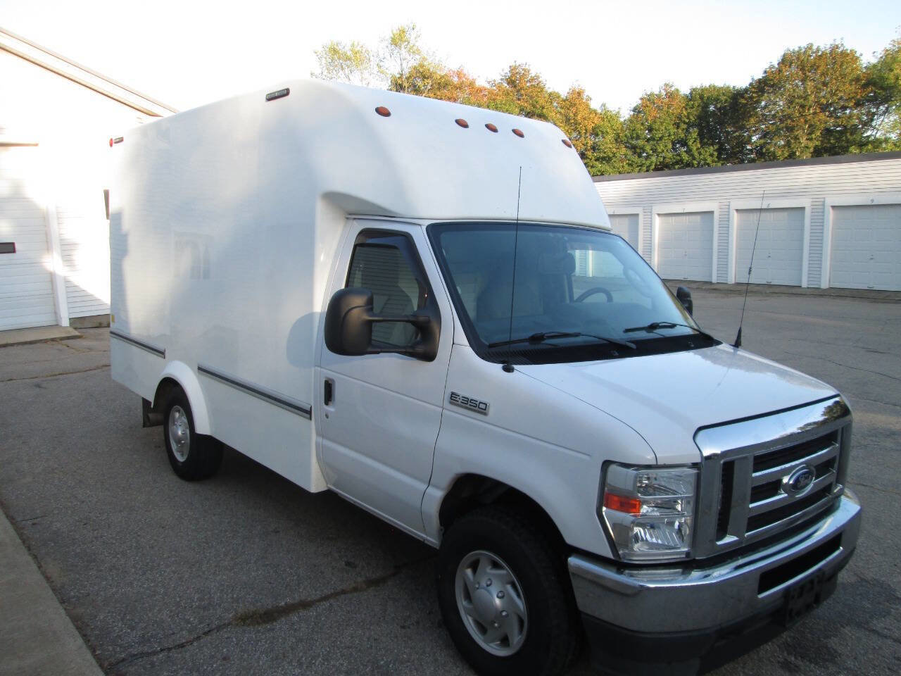 Used 2021 Ford E-350 and Econoline 350 Super Duty w/ Power Windows & Locks Group image 4