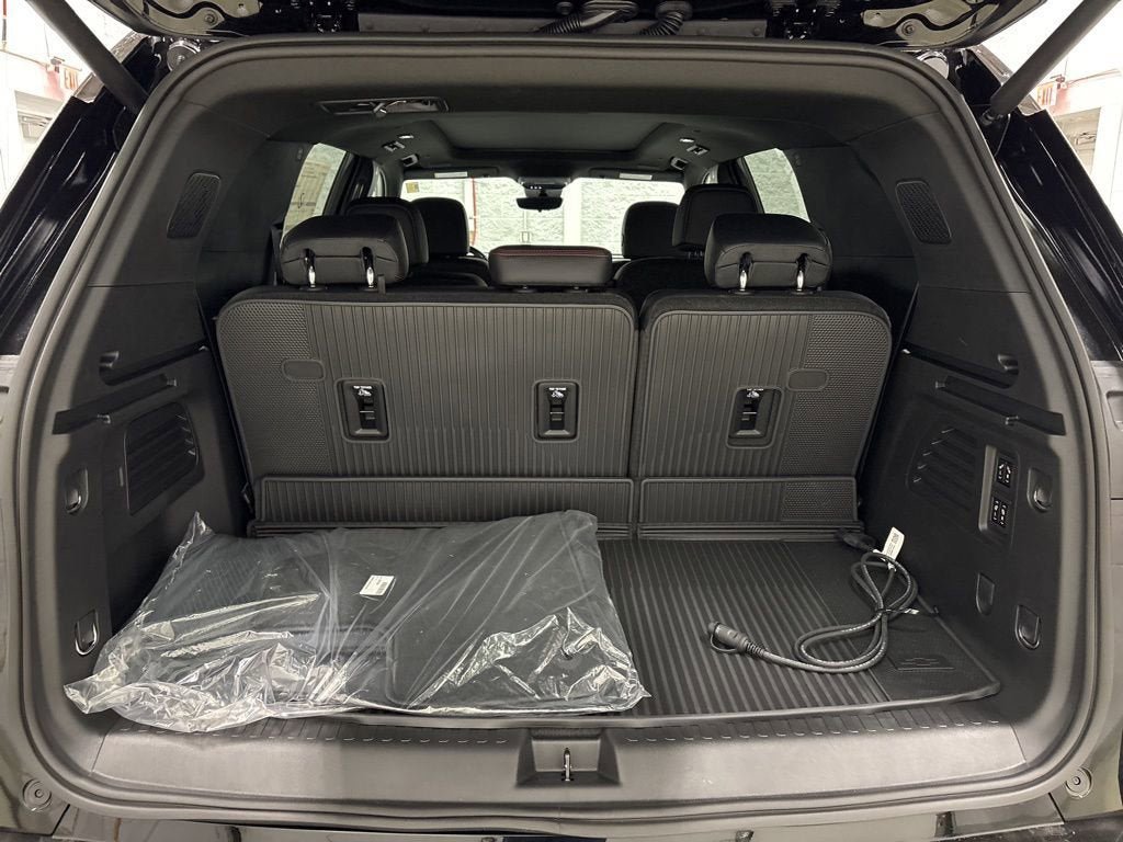 New 2026 Chevrolet Traverse RS w/ LPO, Floor Liner Package AWD/4WD image 36