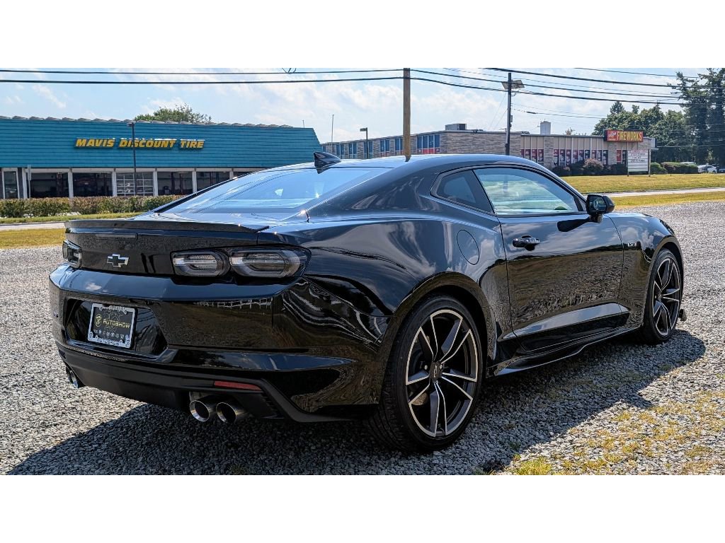 Used 2021 Chevrolet Camaro LT w/ RS Package image 7