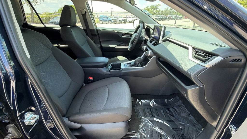 Certified 2025 Toyota RAV4 XLE image 40