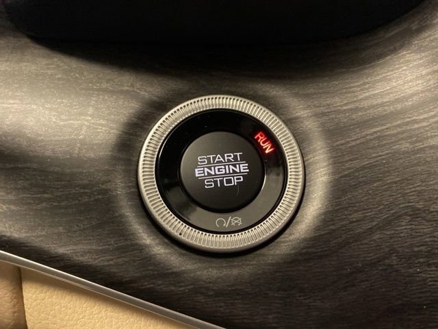 Used 2023 Jeep Grand Cherokee Limited w/ Luxury Tech Group II image 20