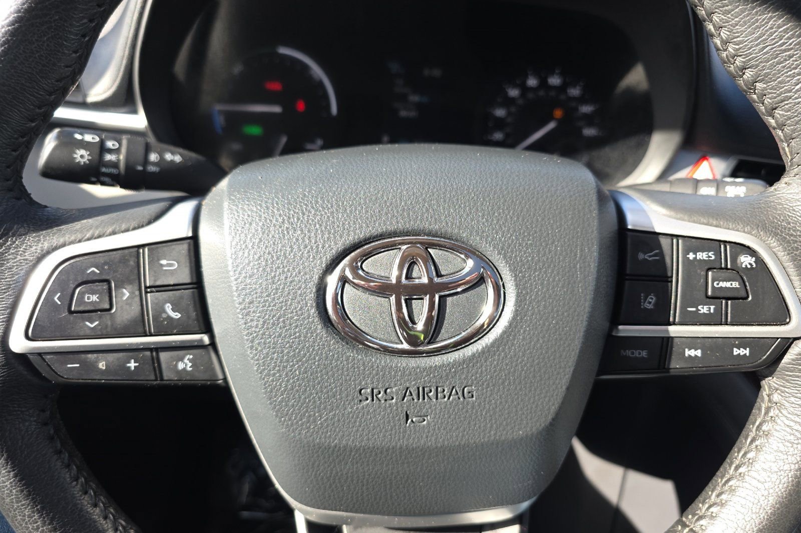 Used 2024 Toyota Sienna XLE image 25