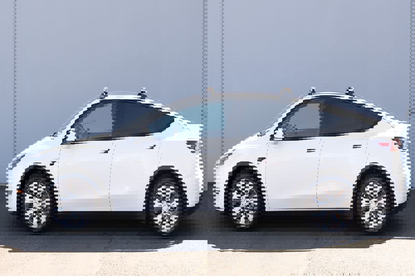 Used 2021 Tesla Model Y Long Range image 25