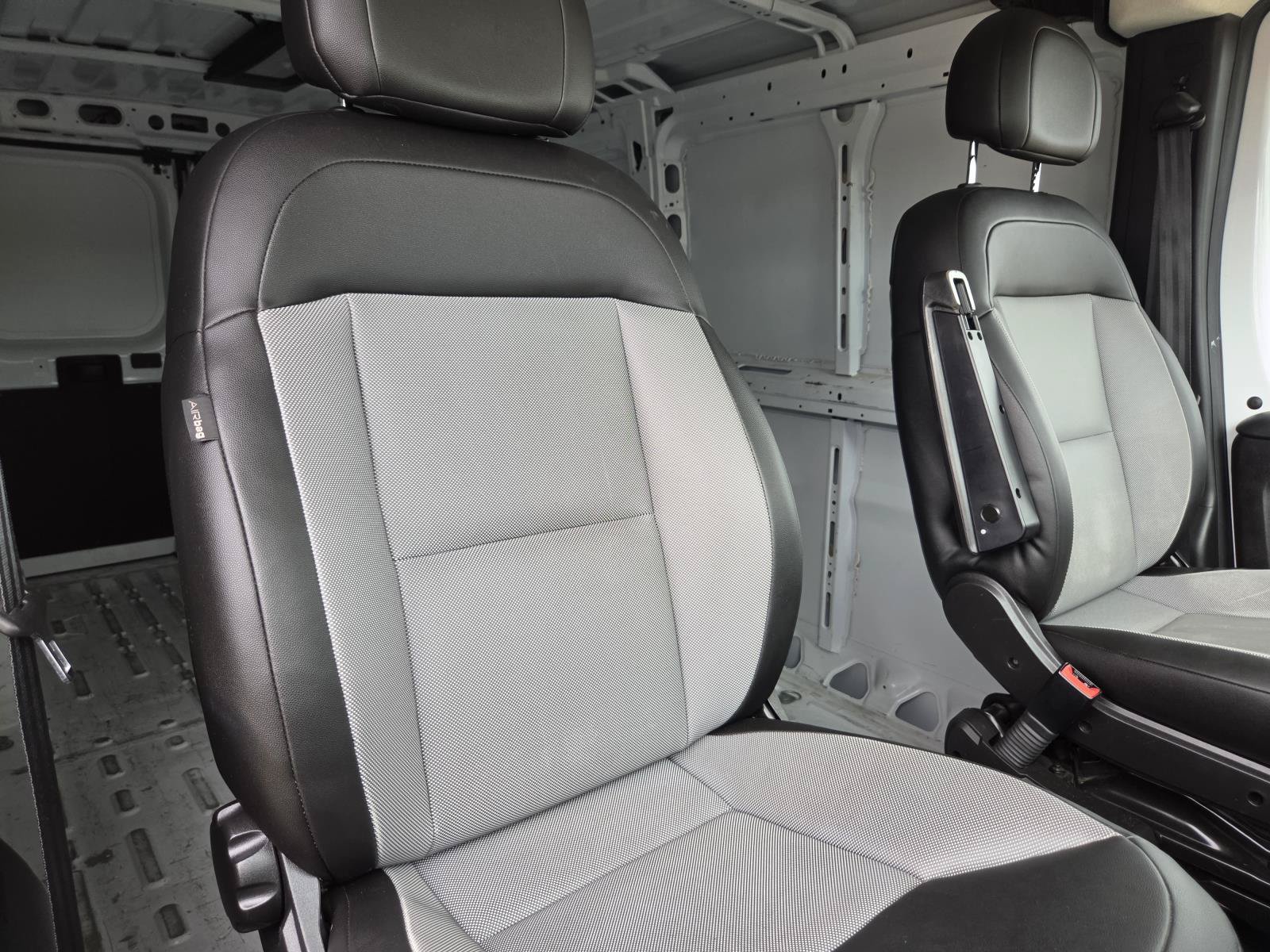Used 2025 RAM ProMaster 2500 w/ Convenience Group FWD image 10