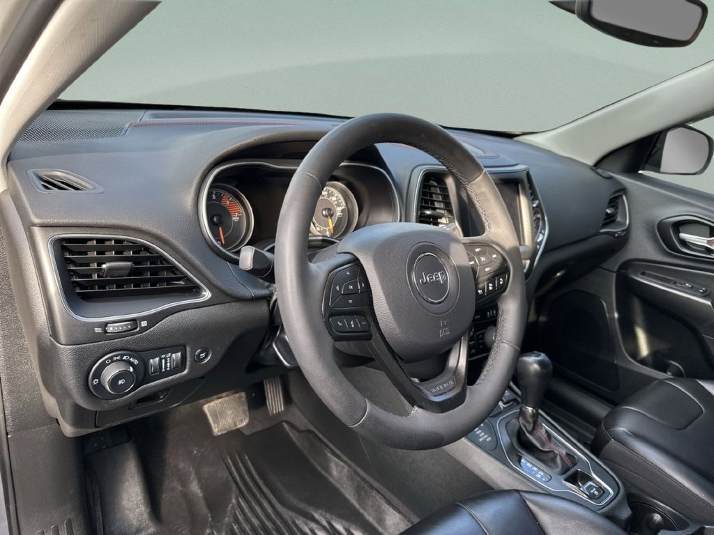 Used 2023 Jeep Cherokee Trailhawk w/ Trailer Tow Group AWD/4WD image 19