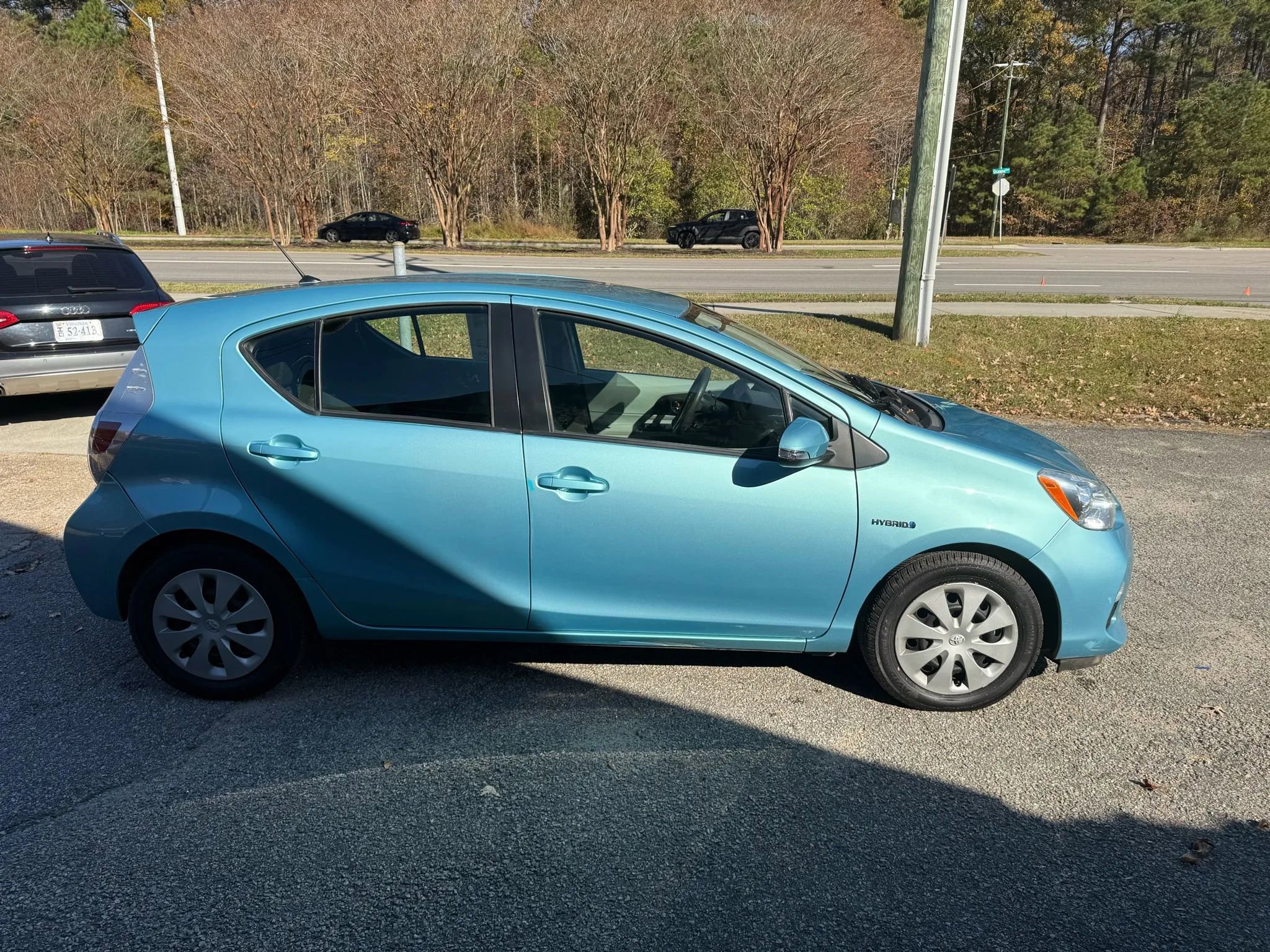 Used 2013 Toyota Prius C Three image 4