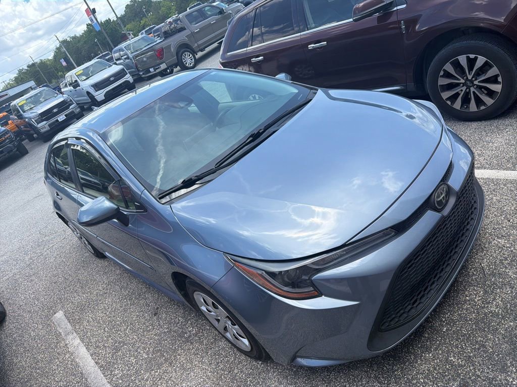 Used 2021 Toyota Corolla LE FWD image 2
