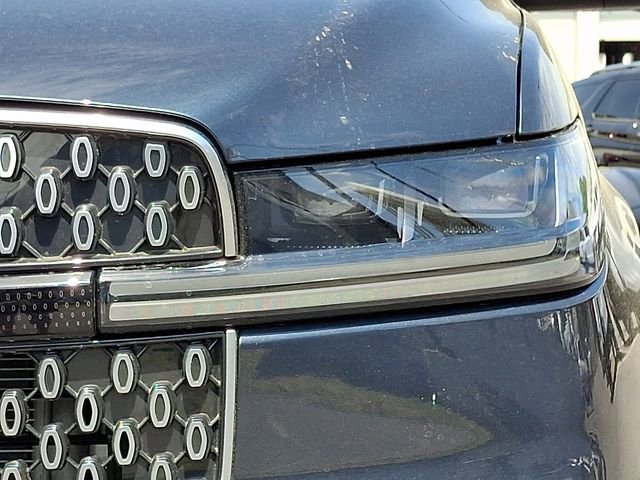 Used 2025 Lincoln Navigator L Reserve image 9