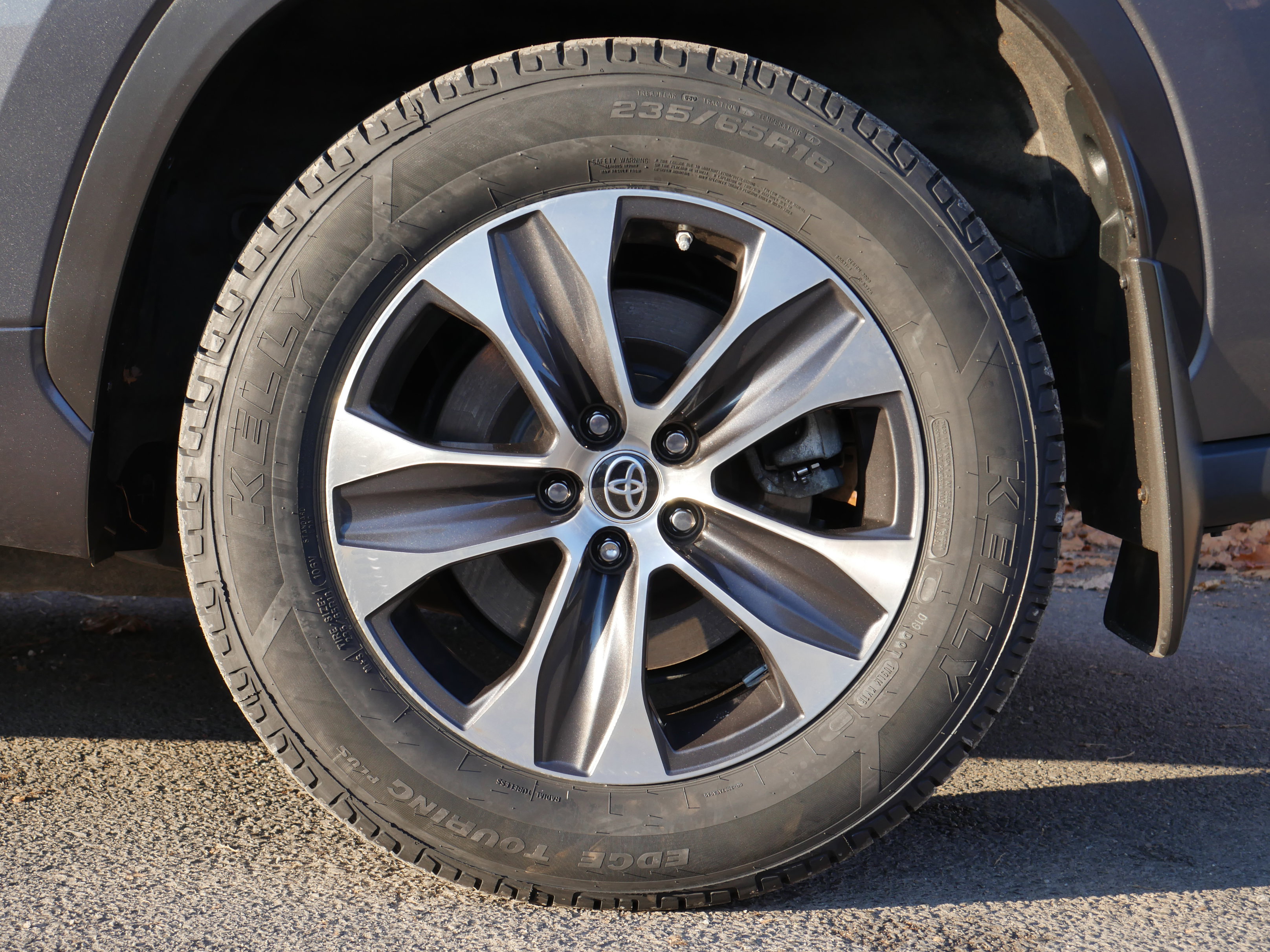 Used 2022 Toyota Highlander XLE image 18