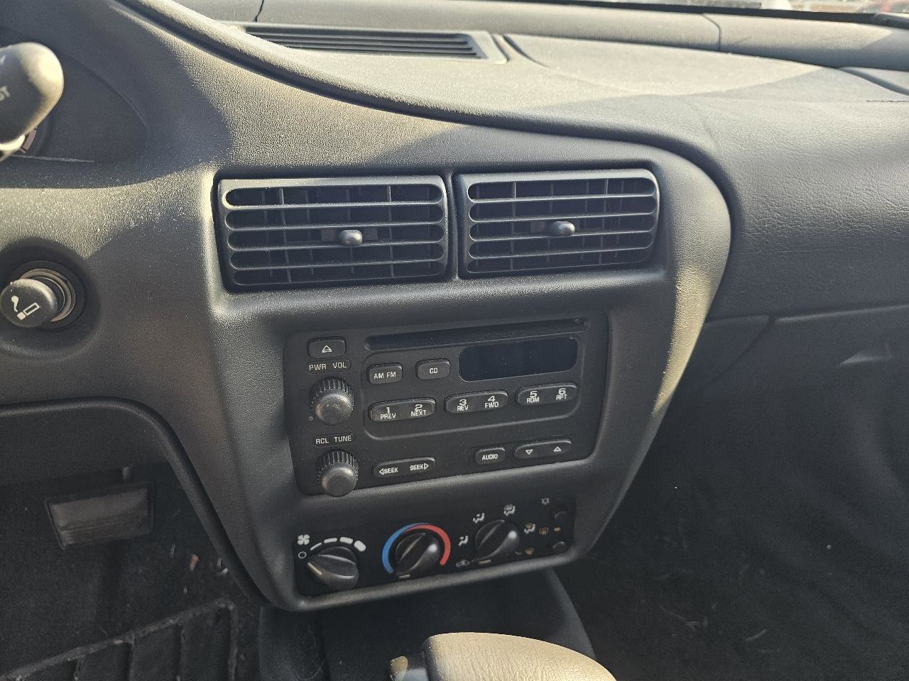 Used 2004 Chevrolet Cavalier Sedan w/ Preferred Equipment Group FWD image 25