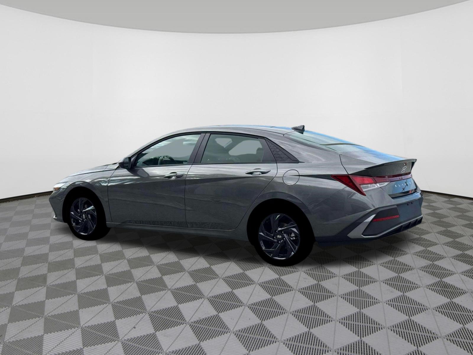 New 2026 Hyundai Elantra SEL Sport FWD image 4