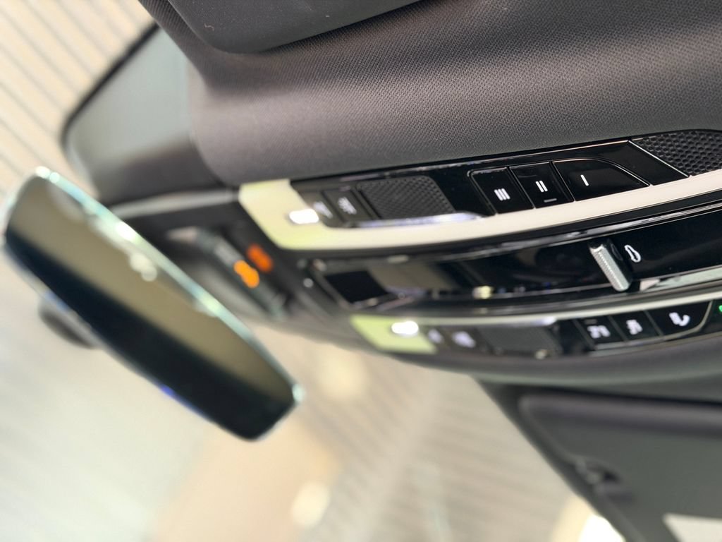 Certified 2021 Porsche Cayenne Coupe AWD/4WD image 23