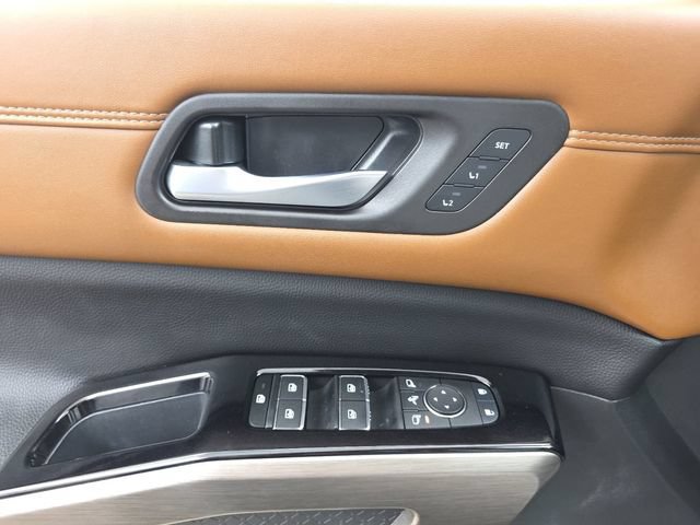 Used 2024 Nissan Pathfinder Platinum w/ Cargo Package FWD image 27