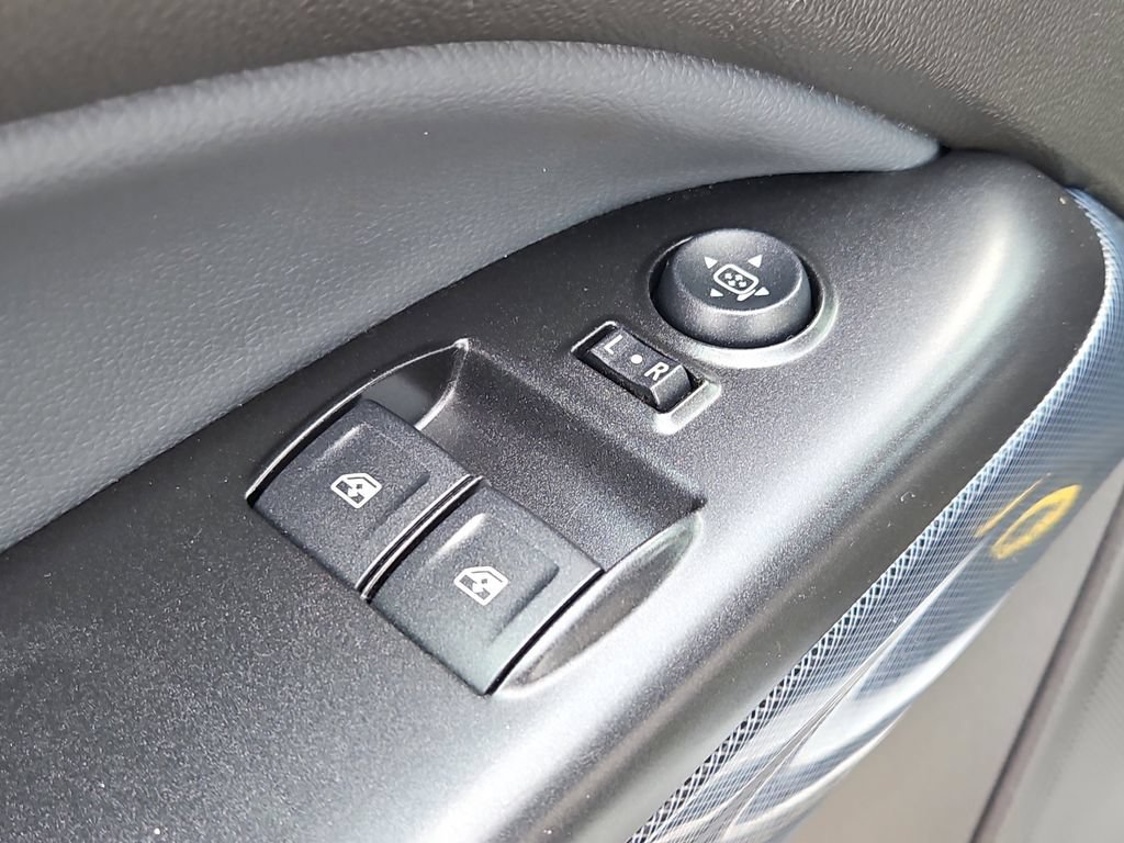 Used 2015 Chevrolet Colorado Z71 AWD/4WD image 25