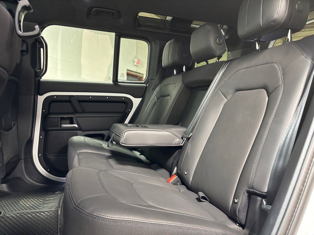 New 2026 Land Rover Defender 110 V8 image 27