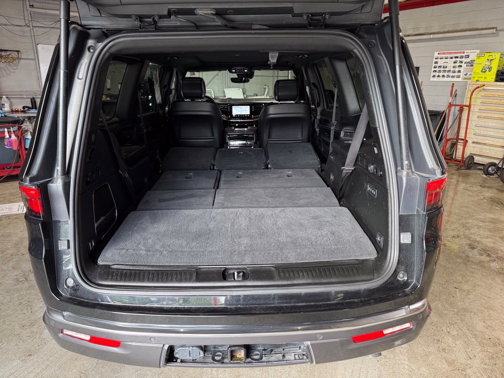 Certified 2022 Jeep Wagoneer Series III w/ Premium Group I AWD/4WD image 30