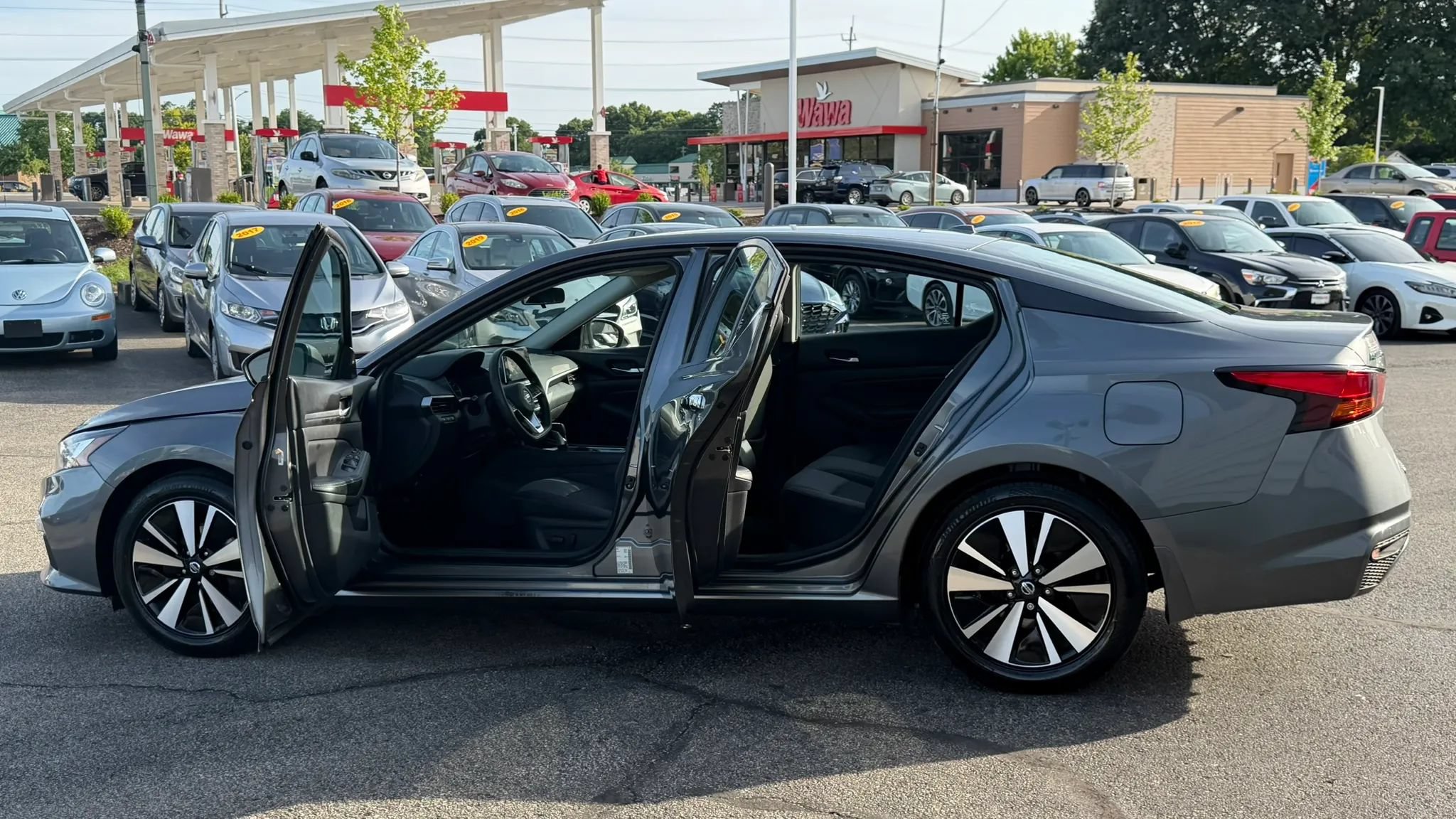 Used 2022 Nissan Altima 2.5 SV FWD image 13