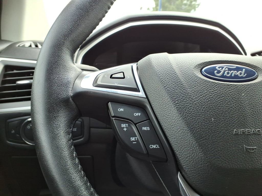 Certified 2018 Ford Edge SEL w/ Equipment Group 201A AWD/4WD image 16